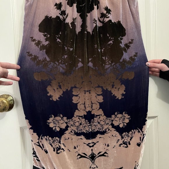 Diane Von Furstenburg Silk Blend medallion Patterned Velvet Dress - Picture 4 of 10